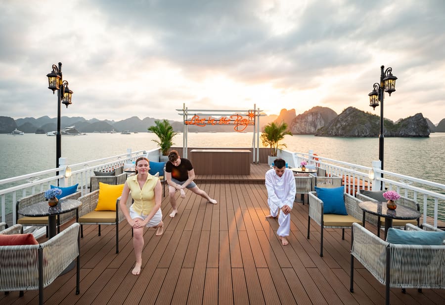 Read more about the article Halong Bay Night Cruise: Stargazing, Squid Fishing & Sundeck Magic