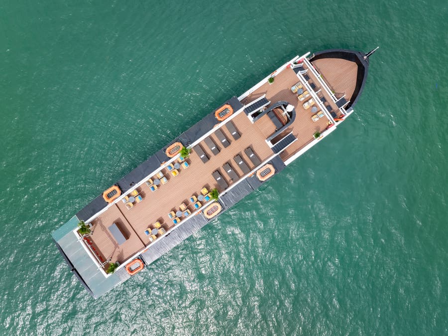 Read more about the article Halong Bay Cruise Room with Balcony: Is the $11 Upgrade Worth It?