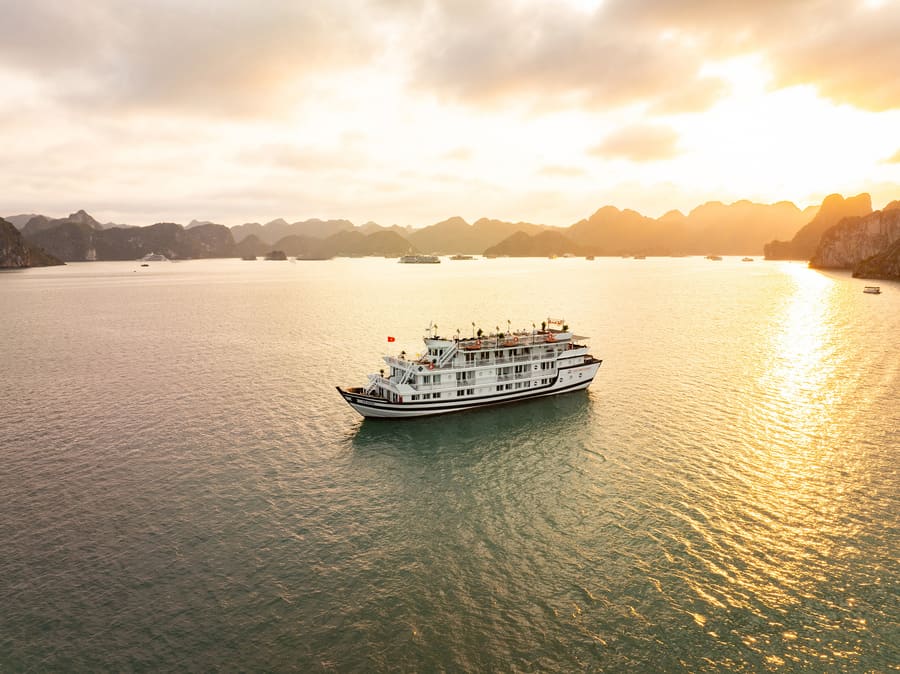 Read more about the article Cozy Bay Grand Guest Stories: Real Experiences from Real Travelers
