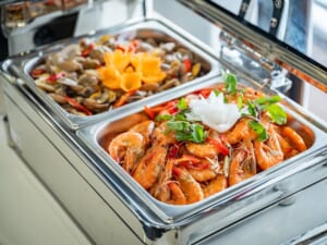 Read more about the article Halong Bay Overnight Cruise Dinner Menu: What You’ll Eat on Cozy Bay Grand
